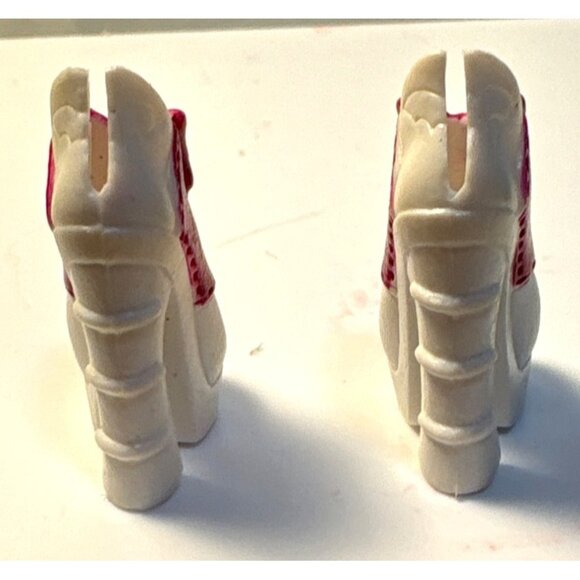 Monster High Shoes Draculaura Pink White Shoes Die-ner Mattel - Picture 2 of 5